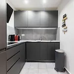 Beautiful Chic 5-Room Apartment In Marais & Bastille On Foot