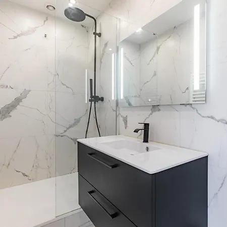 Beautiful Chic 5-room In Marais & Bastille On Foot Parigi