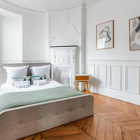 Appartamento Beautiful Chic 5-room In Marais & Bastille On Foot Parigi